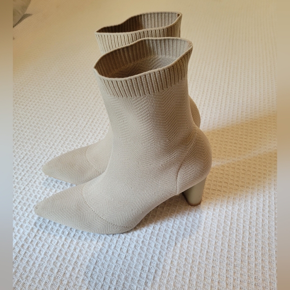 Elegant Tan Sock  Boots - Picture 1 of 9
